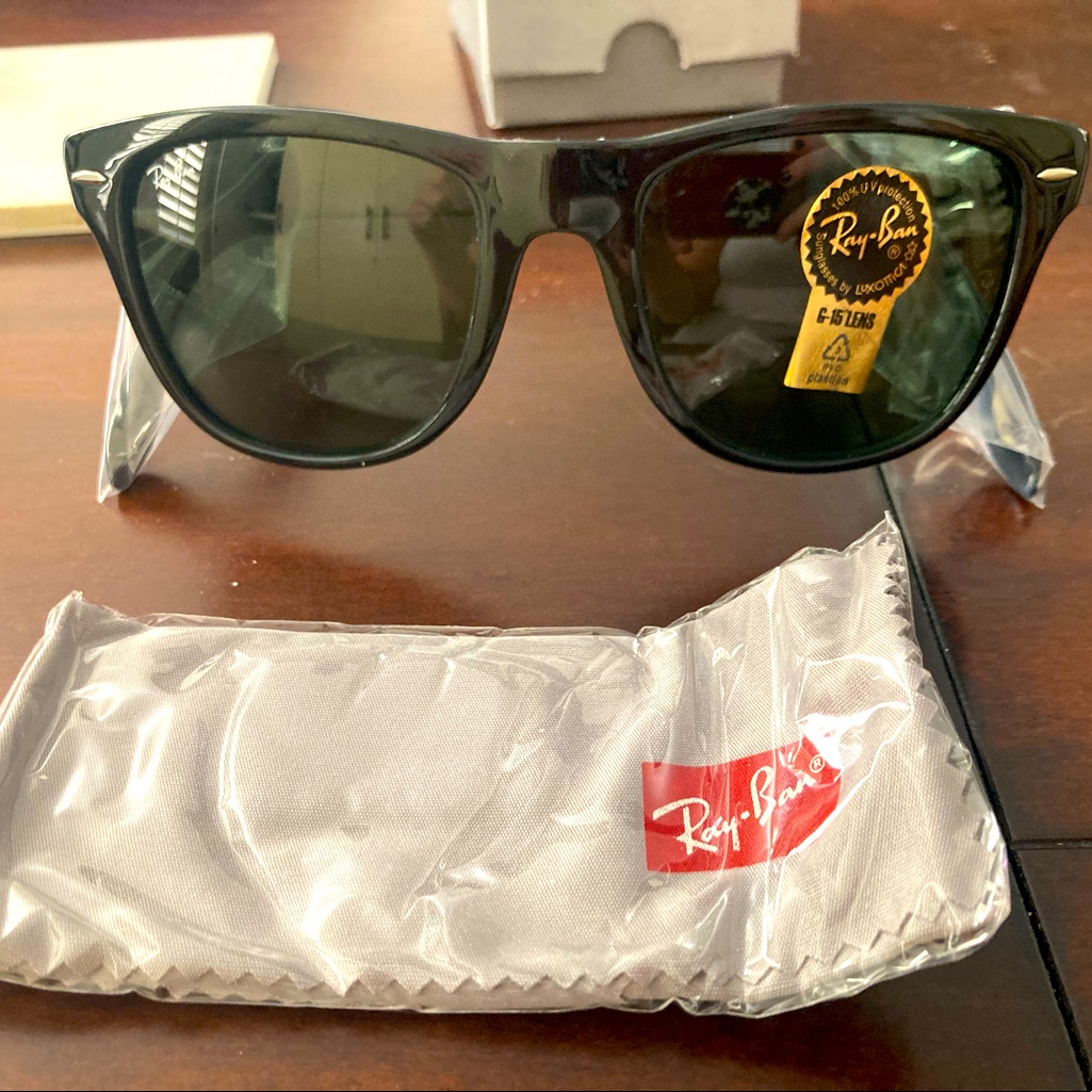 Brand New RayBan Folding 54 Wayfarer Sunglasses